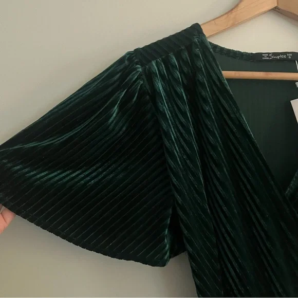 NWT Simplee Ribbed Green Velvet Wrap Maxi Dress w Flutter Sleeves Flowy Small - Picture 7 of 11